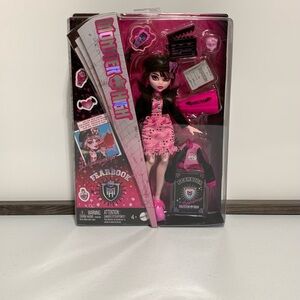 Monster High® Draculaura™ Fearbook Fashion Doll with Accessories-New
